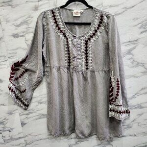 Rods Blouse Women Size L Gray w Burgundy Embroidery Boho Flowy Cowgirl Comfort